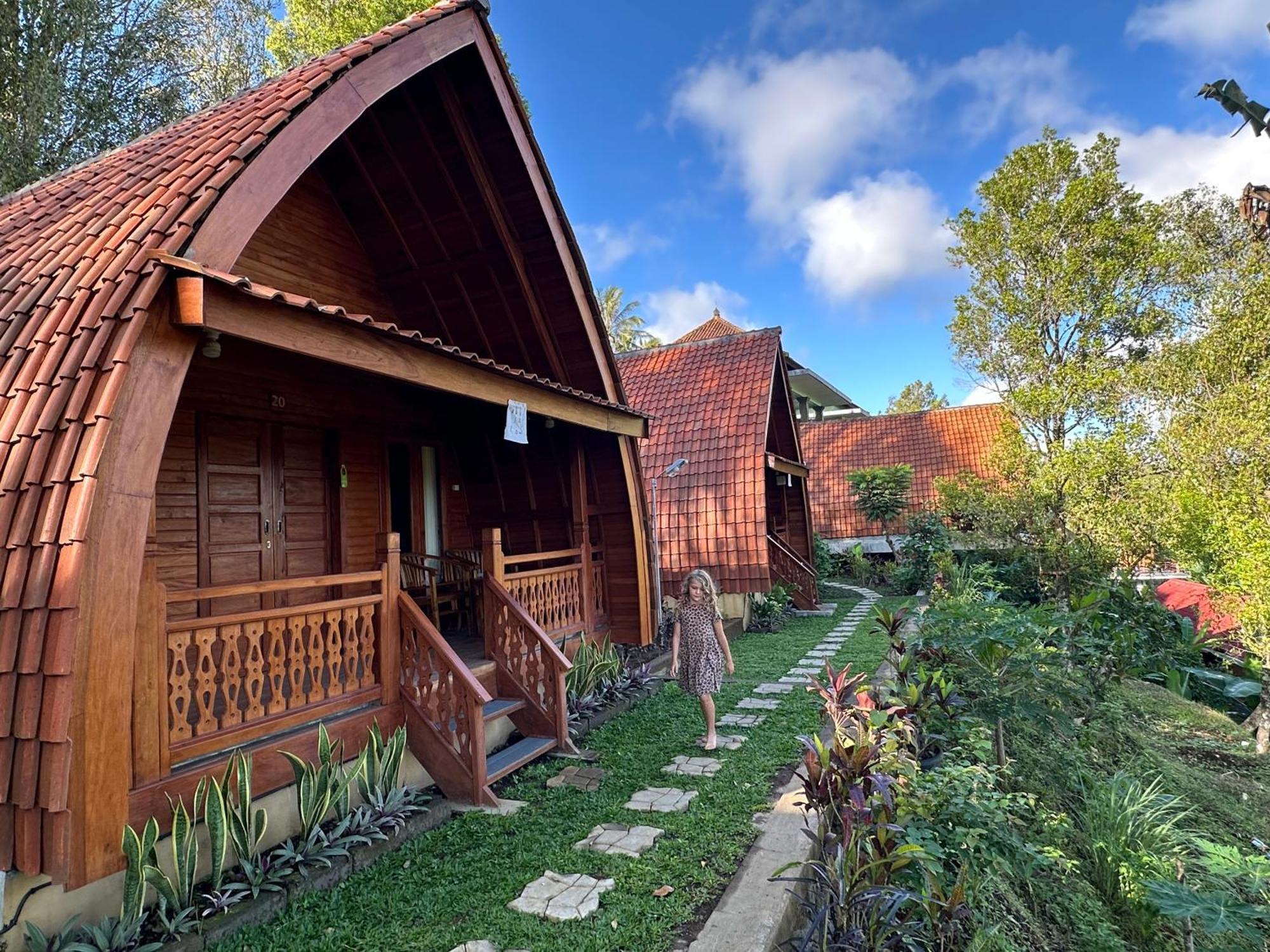 Villa Ipsa Munduk Eksteriør billede
